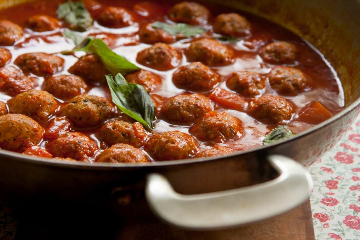 הבלוג של לייזה פאנלים | יומן מטבח קטן של עקרת בית גדולה | אוכל ילדים. קציצות ברוטב אדום עם פירה. 3